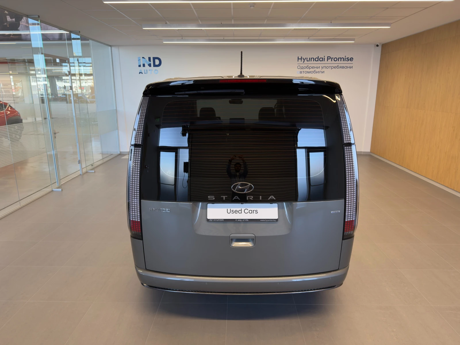 Hyundai Staria LUX AWD | Mobile.bg   4