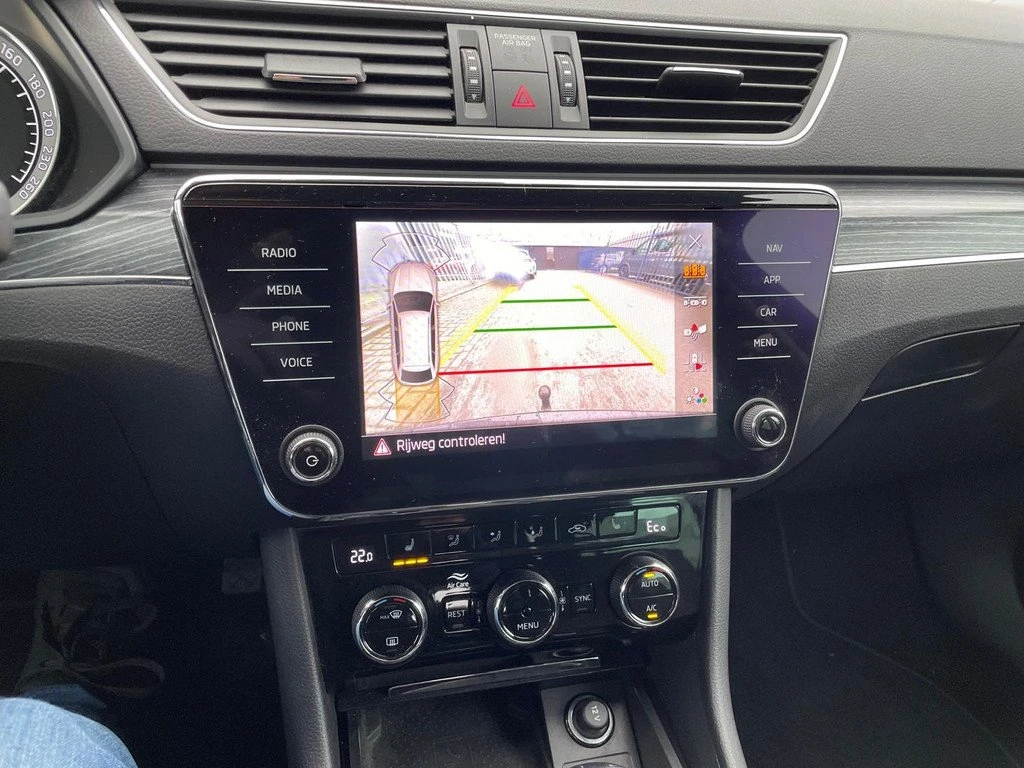 Skoda Superb 1.4 TSI Edition Plus, снимка 11 - Автомобили и джипове - 54080940