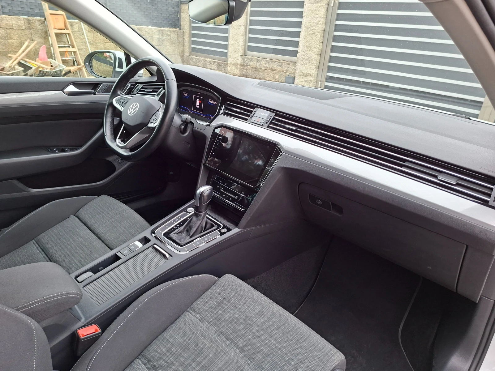 VW Passat Facelift DSG7 Business Premium , снимка 12 - Автомобили и джипове - 54120522