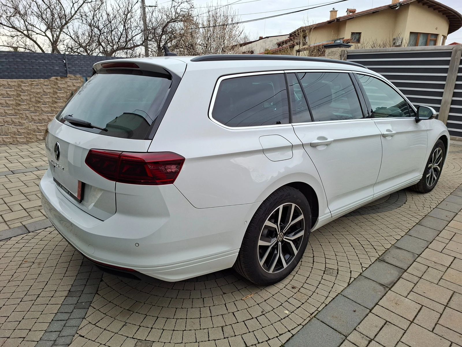 VW Passat Facelift DSG7 Business Premium , снимка 5 - Автомобили и джипове - 54120522