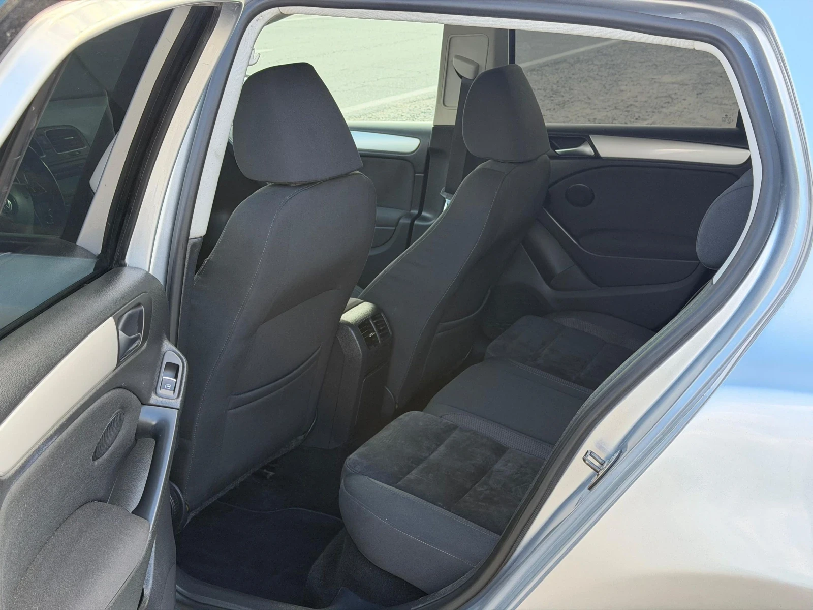 VW Golf 2.0TDI 110k.s 6s.k HIGHLINE | Mobile.bg � ����������� 10