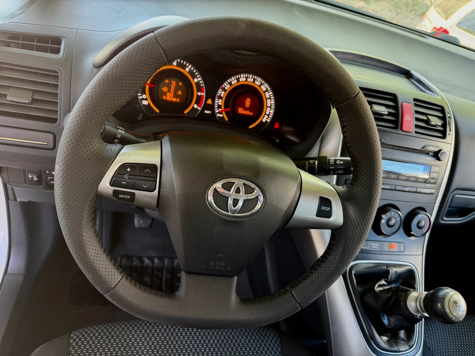 Toyota Auris 1.6!132к.с.FACELIFT!ШВЕЙЦАРИЯ!!!!ТОП СЪСТОЯНИЕ, снимка 14 - Автомобили и джипове - 54930262
