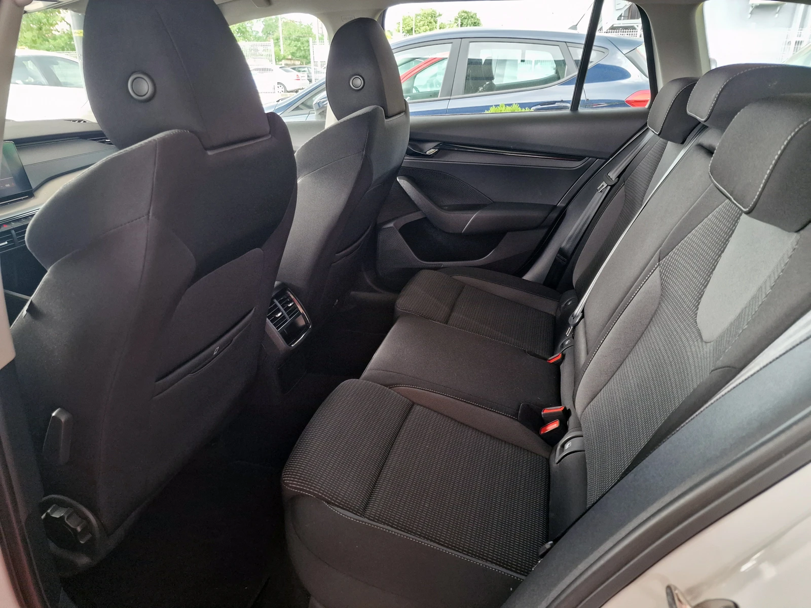 Skoda Octavia 2.0 TDI, снимка 11 - Автомобили и джипове - 54967738