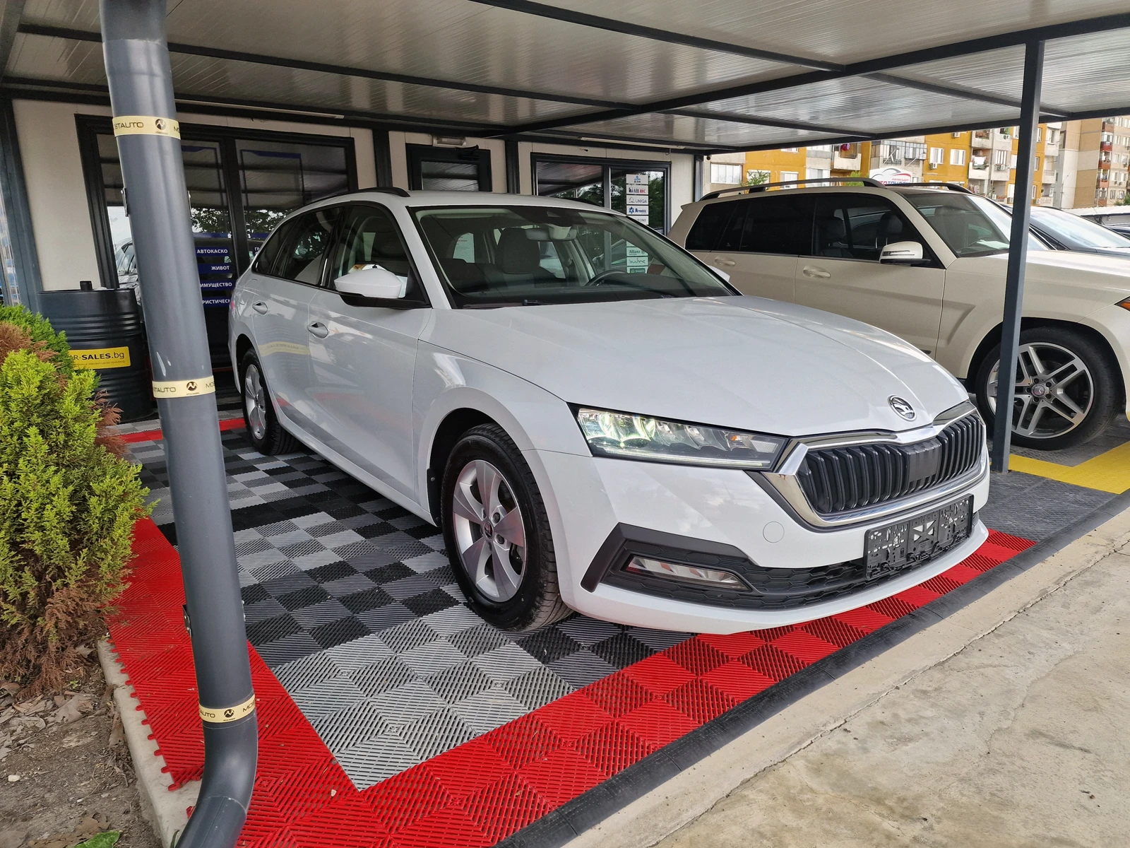 Skoda Octavia 2.0 TDI, снимка 2 - Автомобили и джипове - 54967738