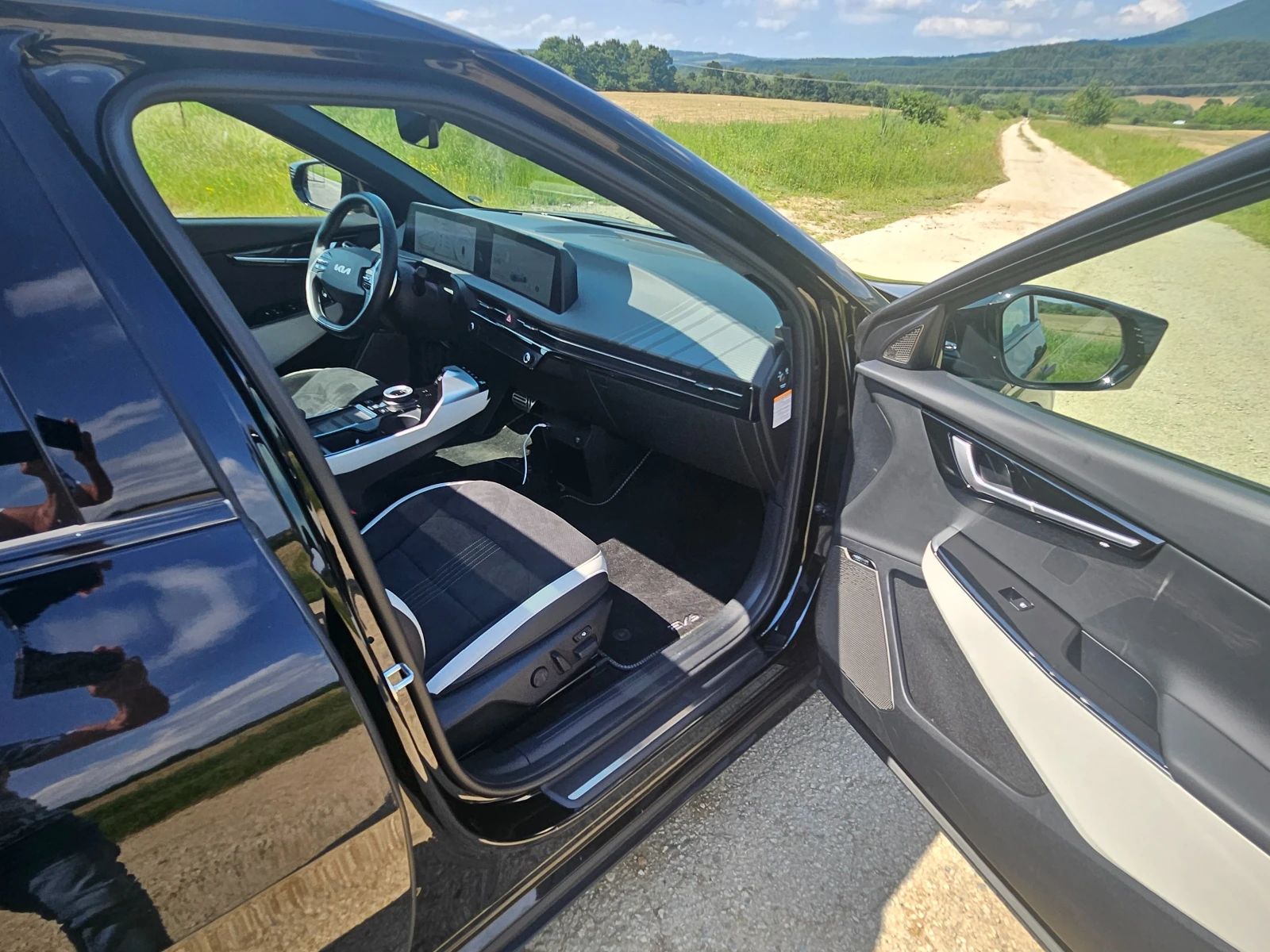 Kia EV6 Kia EV6 GT-Line 4x4 325кс 15900км ГАРАНЦИЯ, снимка 12 - Автомобили и джипове - 55201952