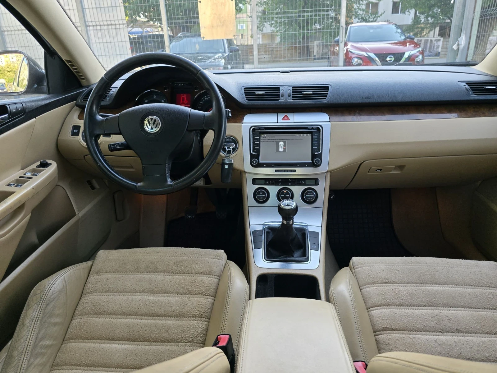 VW Passat 2.0TDI HI-LINE SEDAN , снимка 10 - Автомобили и джипове - 55631008