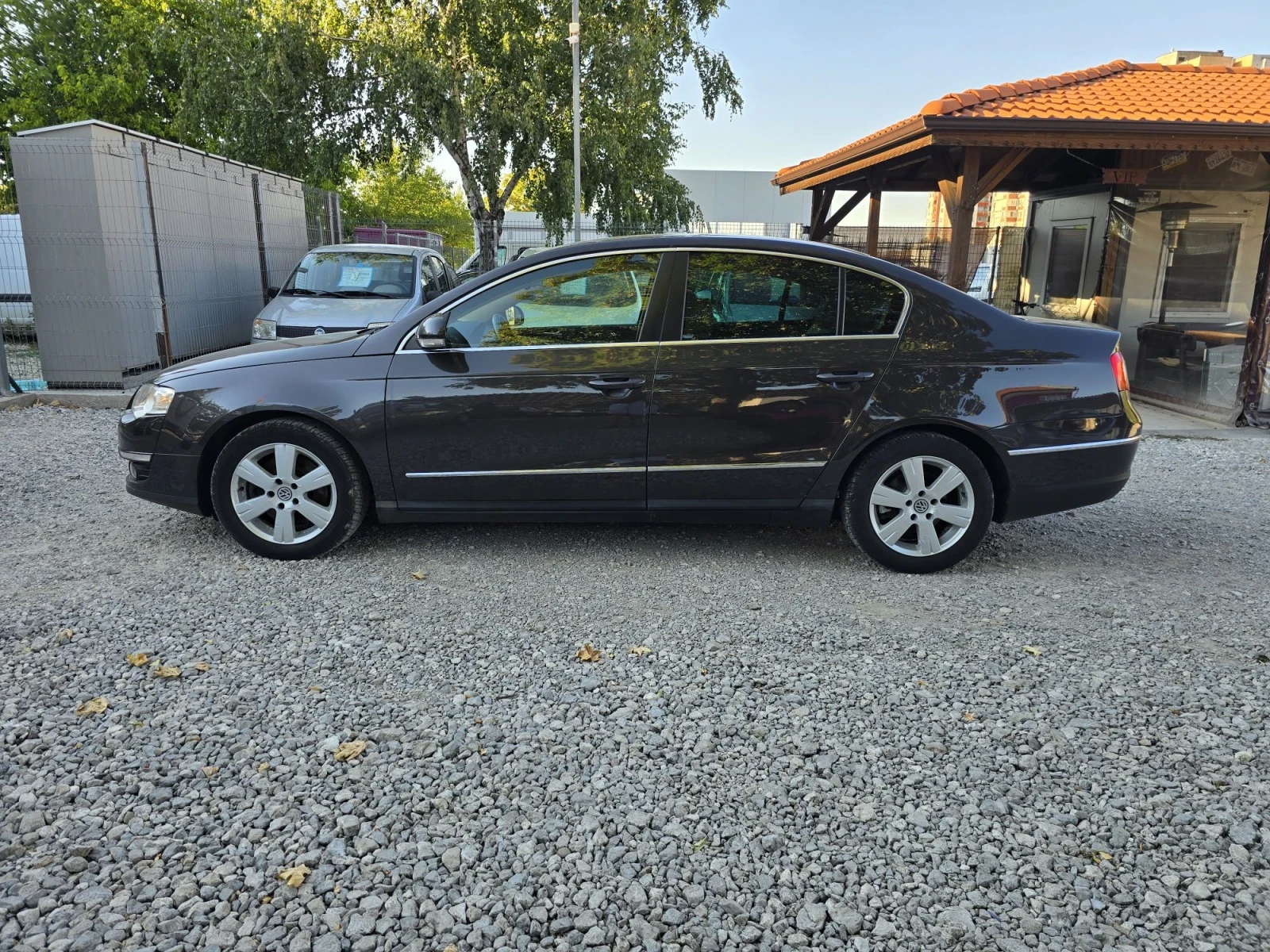 VW Passat 2.0TDI HI-LINE SEDAN , снимка 6 - Автомобили и джипове - 55631008