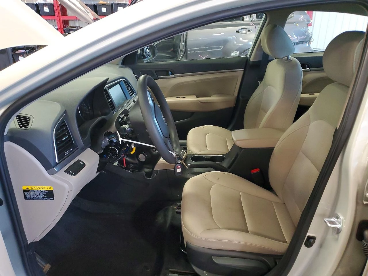 Hyundai Elantra 2.0l Se, снимка 7 - Автомобили и джипове - 56012652