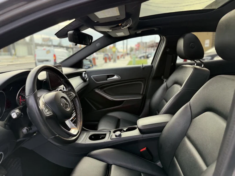 Mercedes-Benz GLA 250 4MATIC AMG* PANO* ПОДГРЕВ* AMBIENT* BLINDSPOT* , снимка 14 - Автомобили и джипове - 52455072