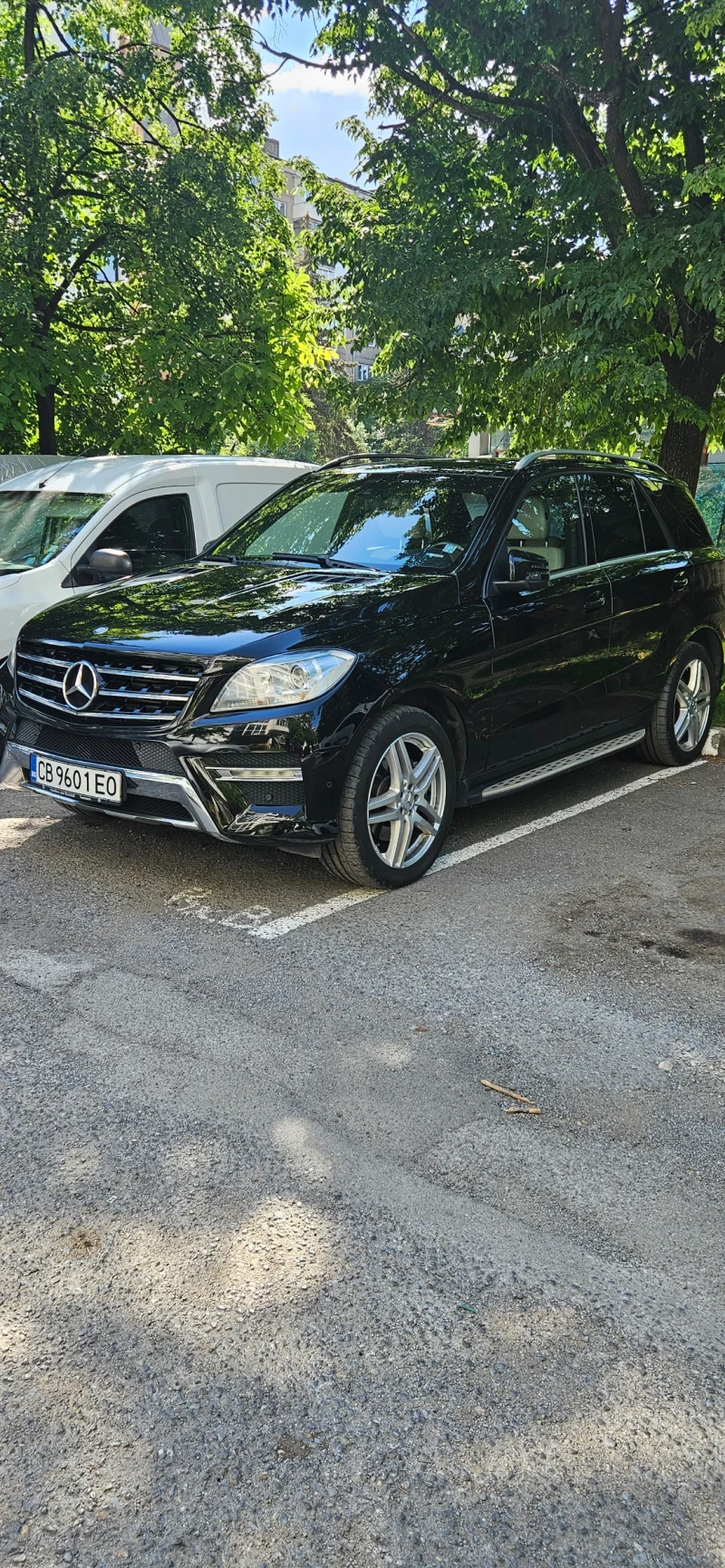 Mercedes-Benz ML 350 Edition 1 Amg bluetec, снимка 3 - Автомобили и джипове - 53285247