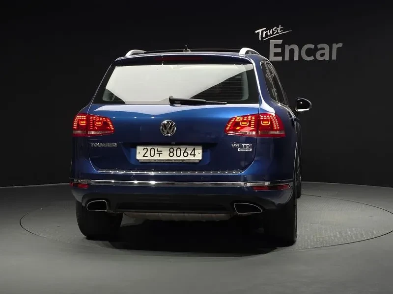VW Touareg V6 3.0 Tdi Bluemotion 7P5, снимка 4 - Автомобили и джипове - 55101536