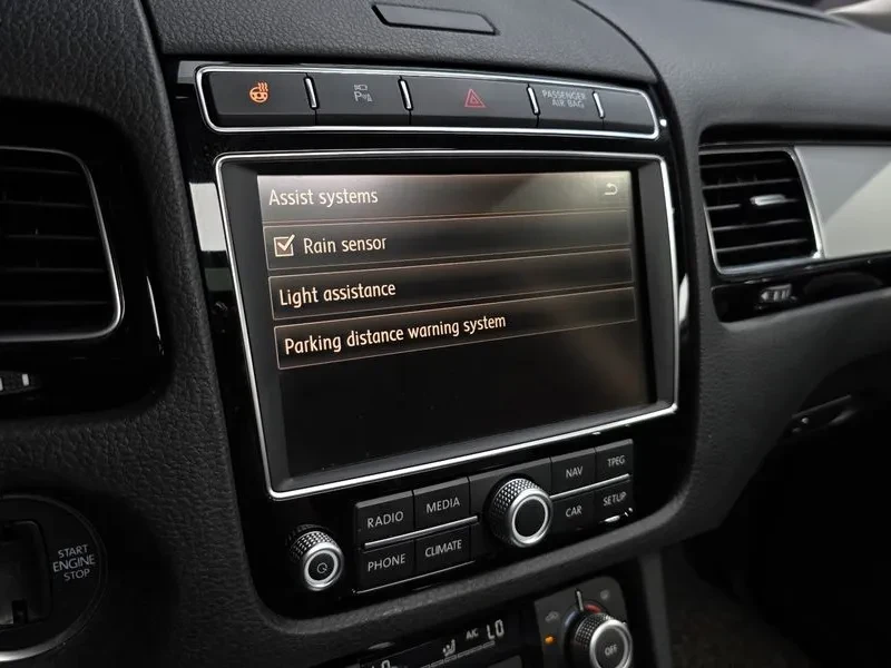 VW Touareg V6 3.0 Tdi Bluemotion 7P5, снимка 16 - Автомобили и джипове - 55101536
