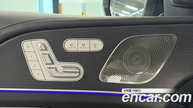 Mercedes-Benz GLS580, снимка 12 - Автомобили и джипове - 56077599
