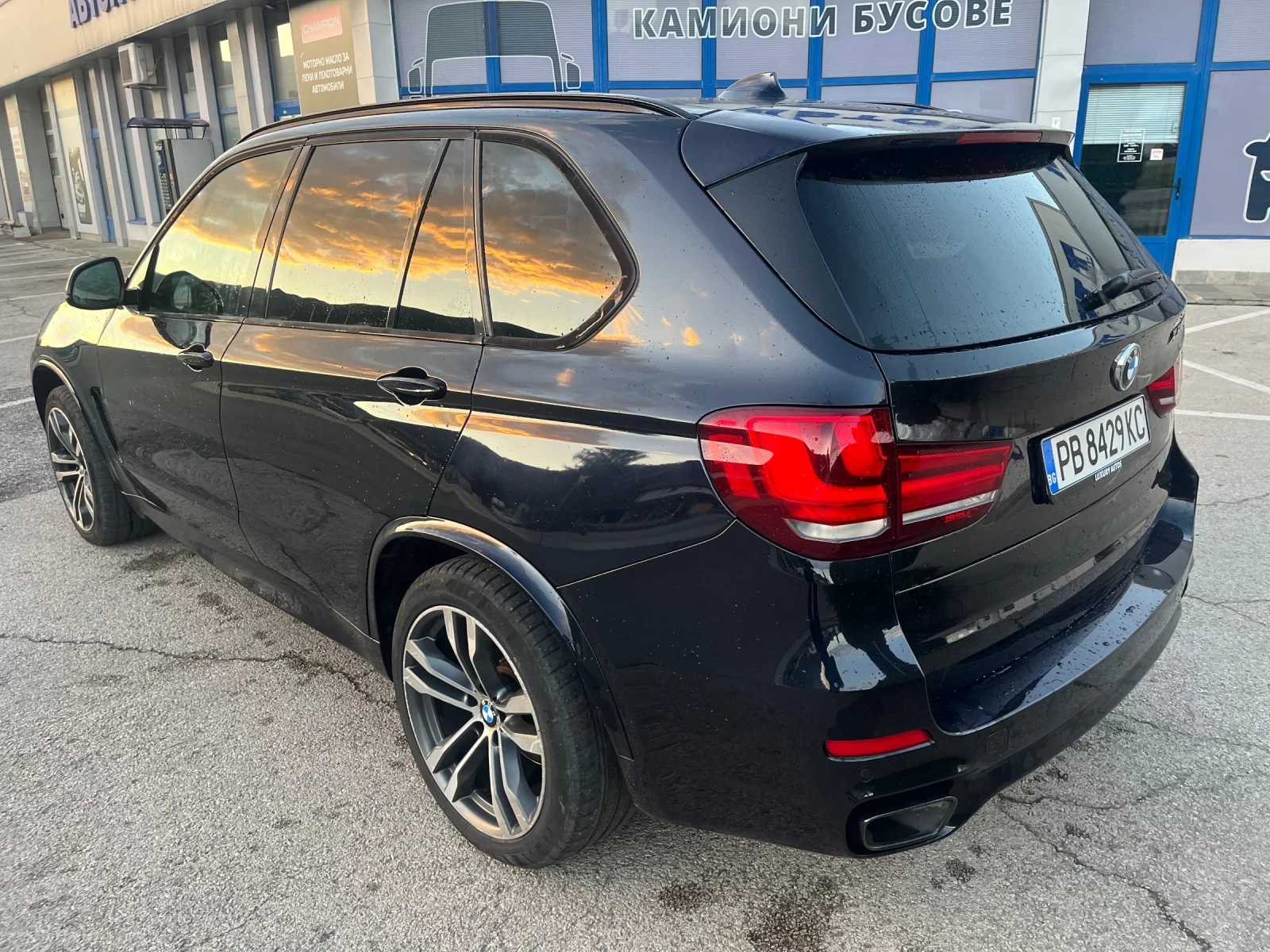 BMW X5 M50D - изображение 6