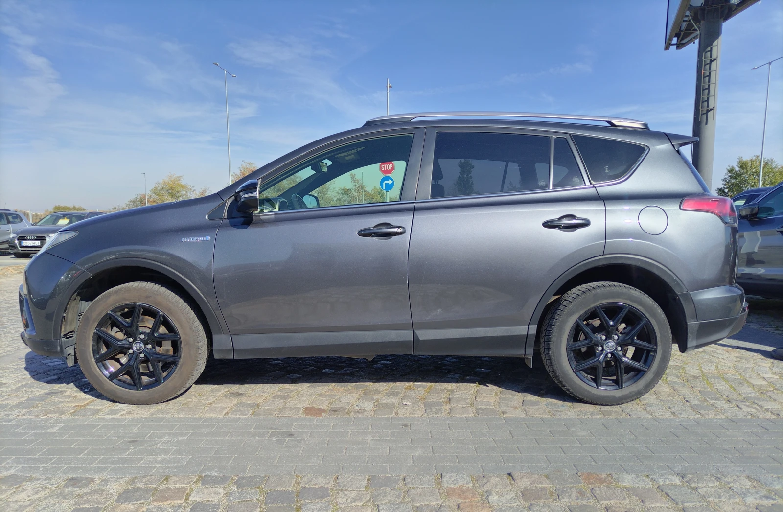 Toyota Rav4 2.5 /197к.с./Бензин/Хибрид - изображение 4