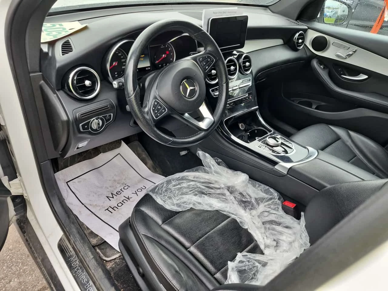 Mercedes-Benz GLC * 300 * ПОДГРЕВ * ВТОРИ ГУМИ * ОТ ПРЕДСТАВИТЕЛСТВО, снимка 5 - Автомобили и джипове - 54468343