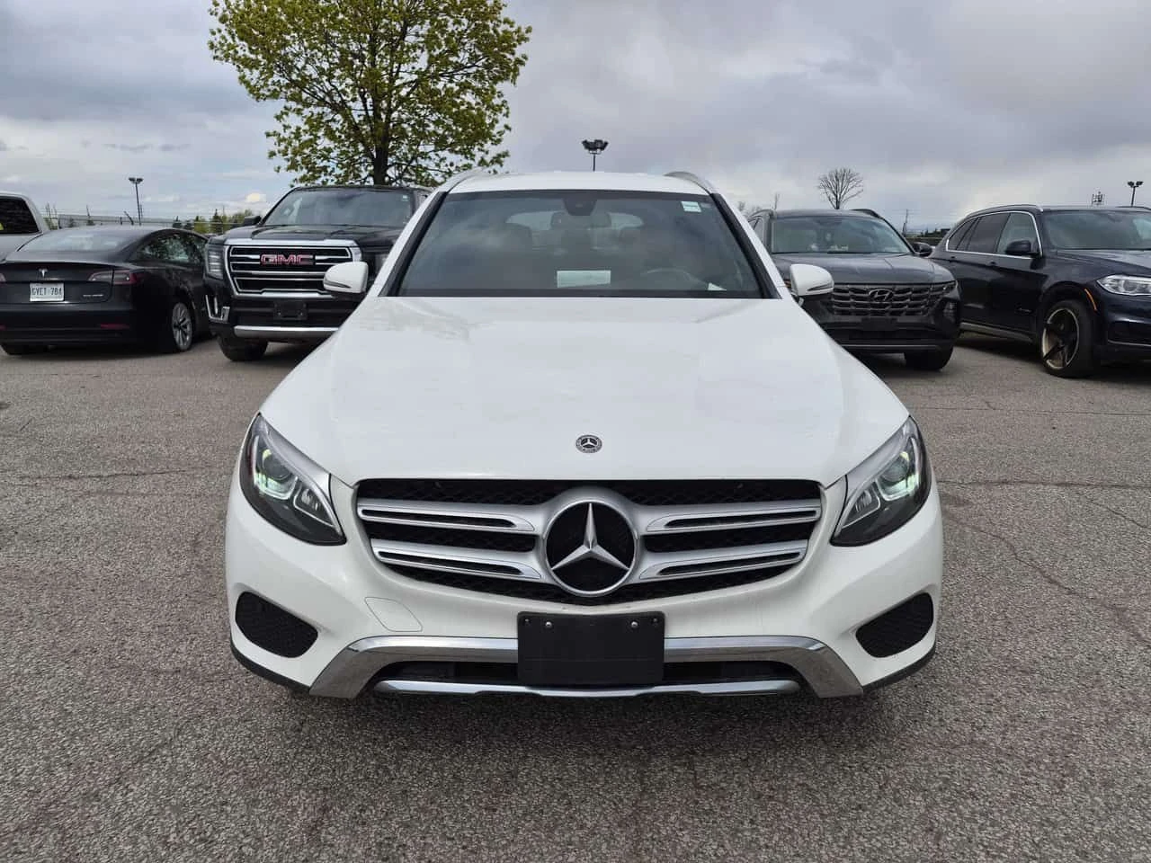 Mercedes-Benz GLC * 300 * ПОДГРЕВ * ВТОРИ ГУМИ * ОТ ПРЕДСТАВИТЕЛСТВО, снимка 6 - Автомобили и джипове - 54468343