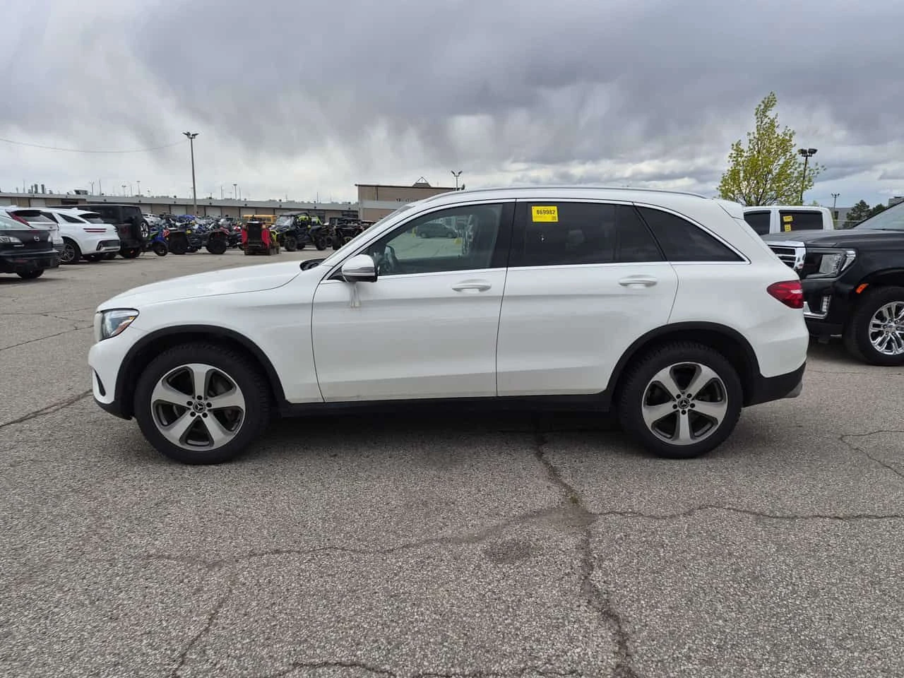 Mercedes-Benz GLC * 300 * ПОДГРЕВ * ВТОРИ ГУМИ * ОТ ПРЕДСТАВИТЕЛСТВО, снимка 2 - Автомобили и джипове - 54468343