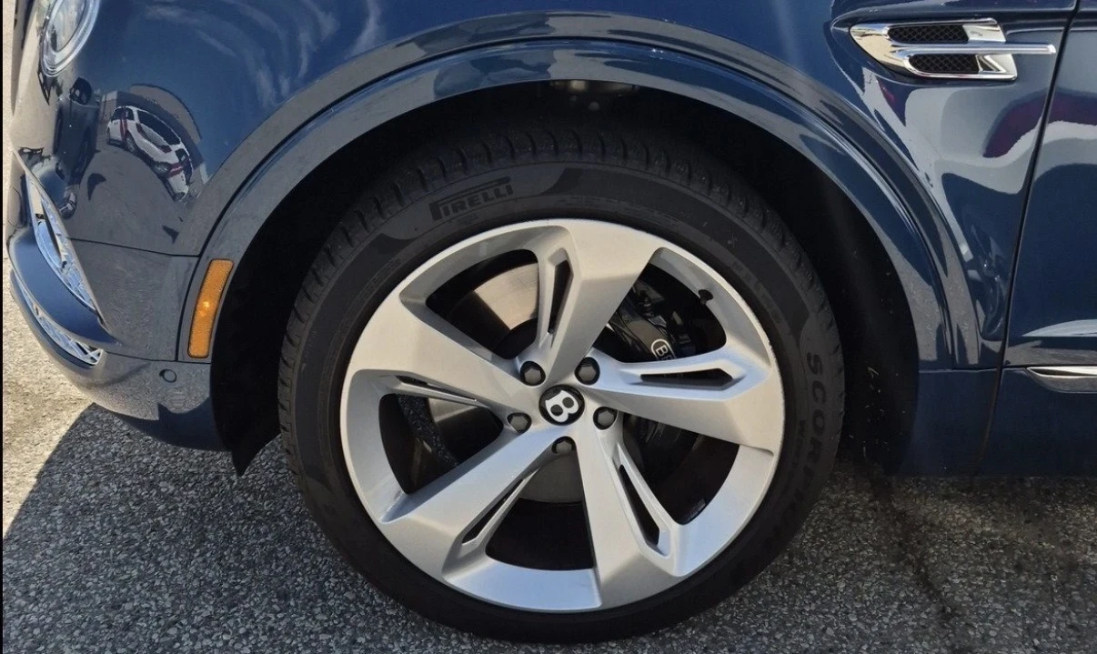 Bentley Bentayga 4.0 V8 * 360 * DISTRONIC * 26279KM * CARFAX * , снимка 3 - Автомобили и джипове - 54964662