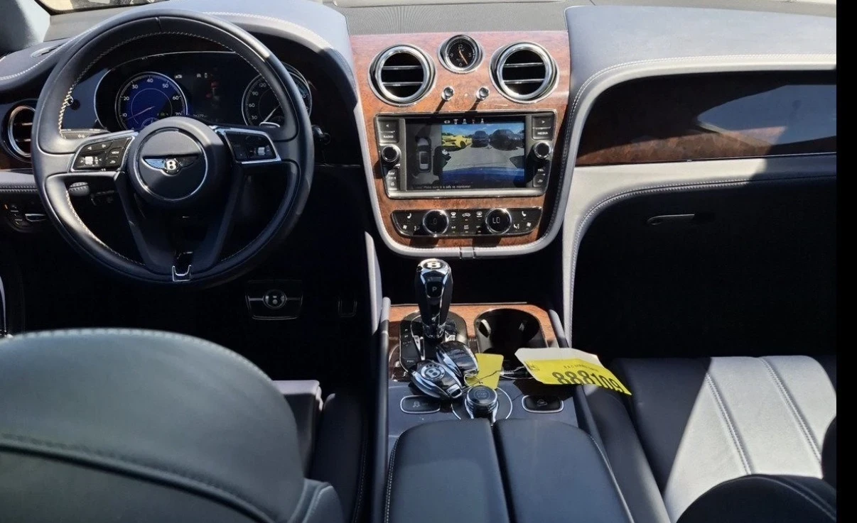 Bentley Bentayga 4.0 V8 * 360 * DISTRONIC * 26279KM * CARFAX * , снимка 5 - Автомобили и джипове - 54964662
