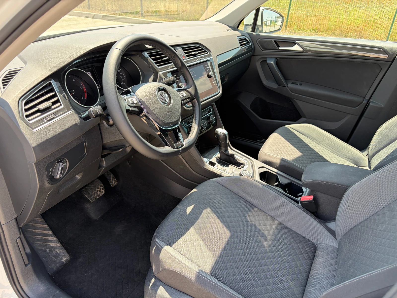 VW Tiguan, снимка 11 - Автомобили и джипове - 55471418
