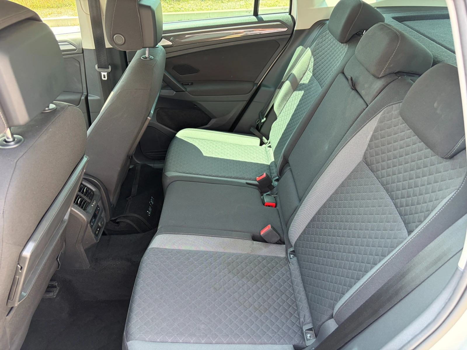 VW Tiguan, снимка 12 - Автомобили и джипове - 55471418