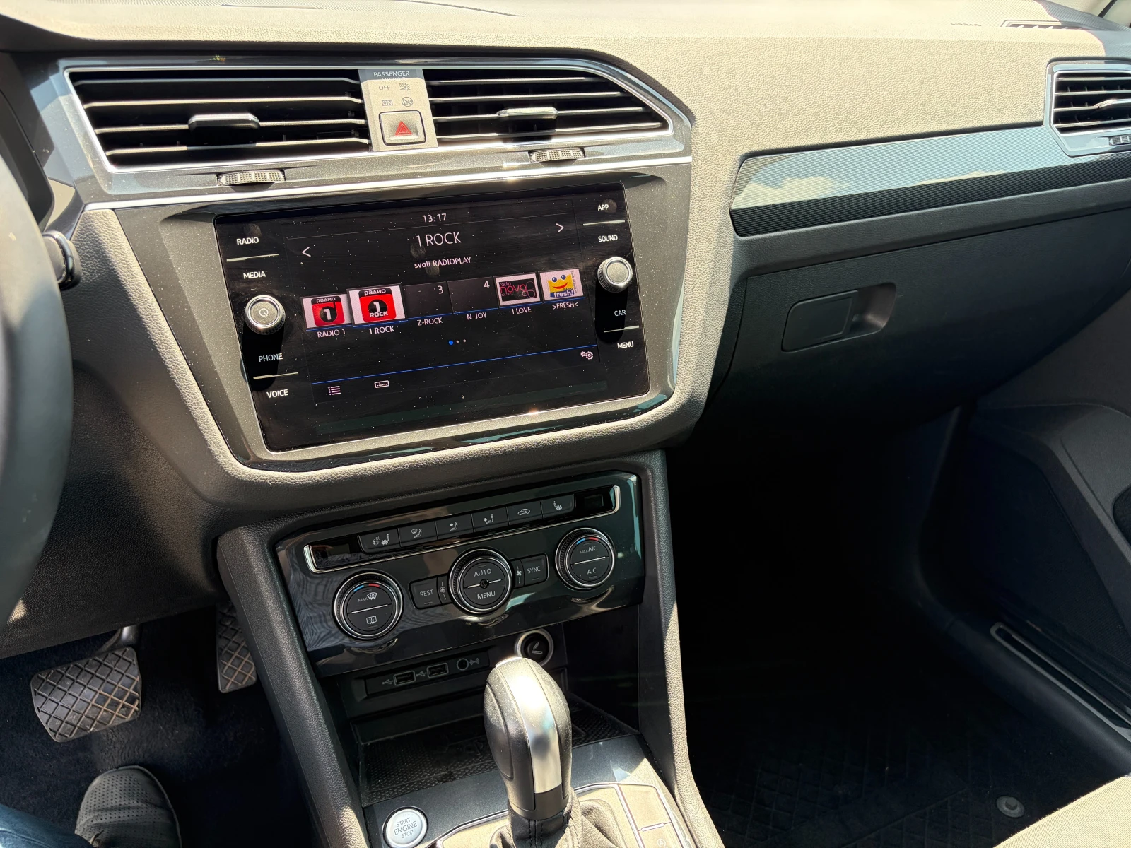 VW Tiguan, снимка 10 - Автомобили и джипове - 55471418