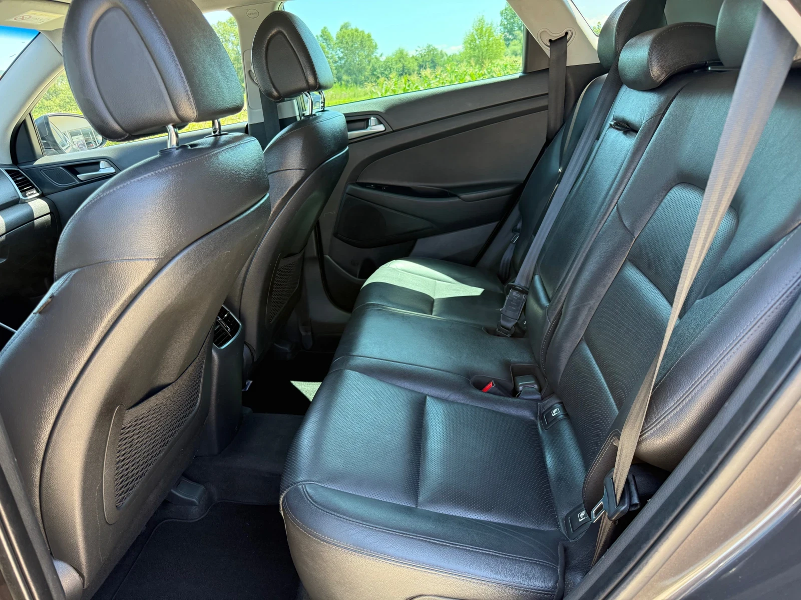 Hyundai Tucson 2.0CRDi 4x4 , снимка 14 - Автомобили и джипове - 55428389