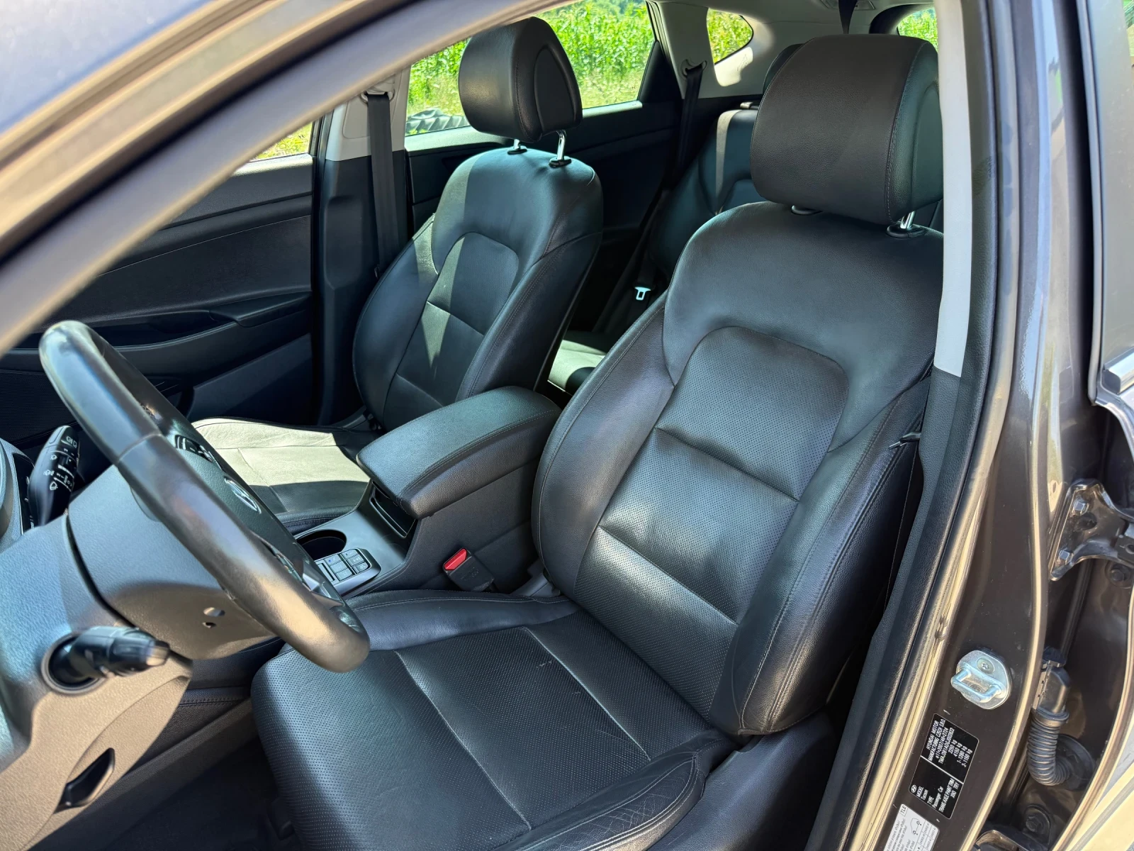 Hyundai Tucson 2.0CRDi 4x4 , снимка 10 - Автомобили и джипове - 55428389