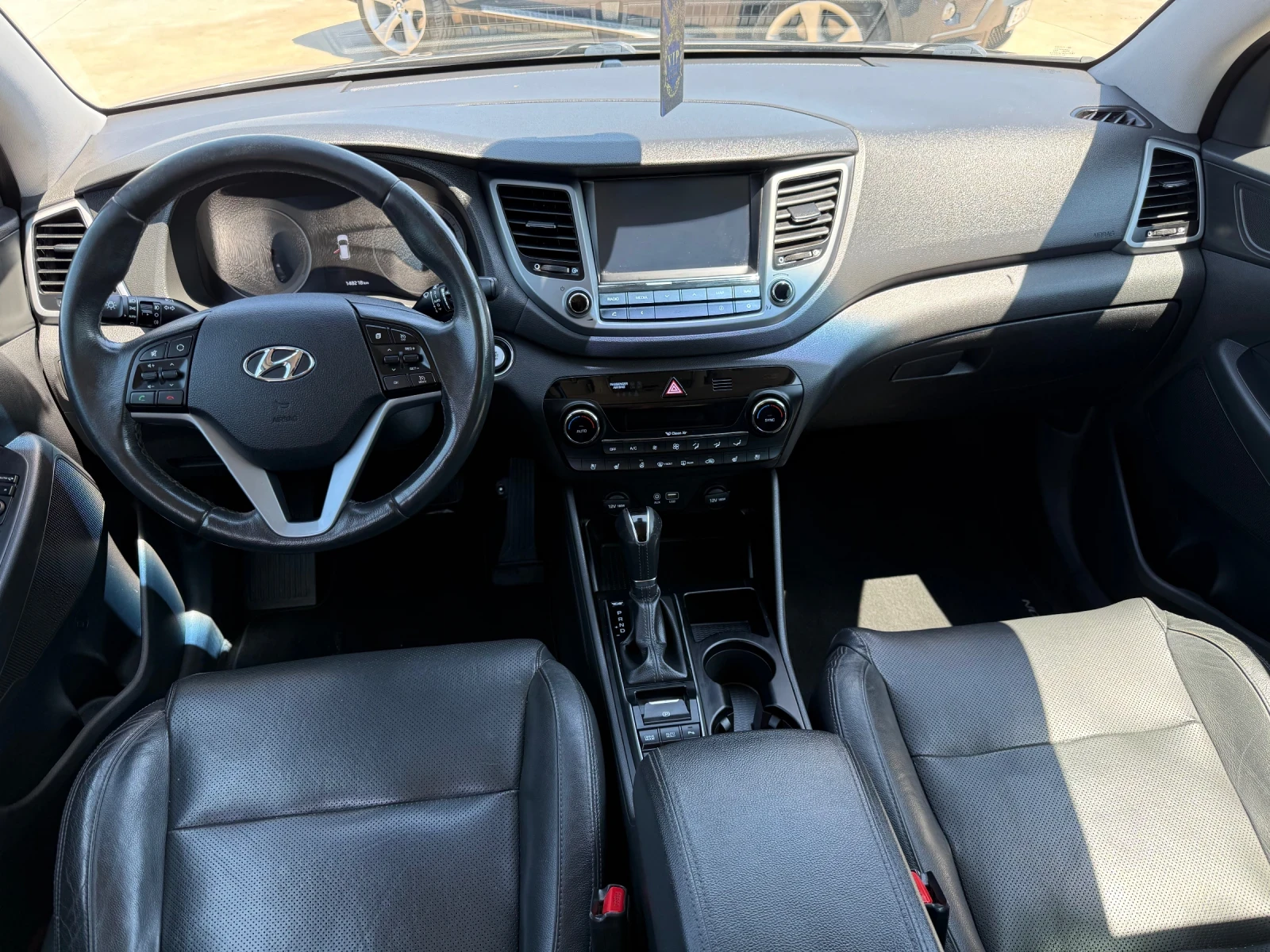 Hyundai Tucson 2.0CRDi 4x4 , снимка 12 - Автомобили и джипове - 55428389