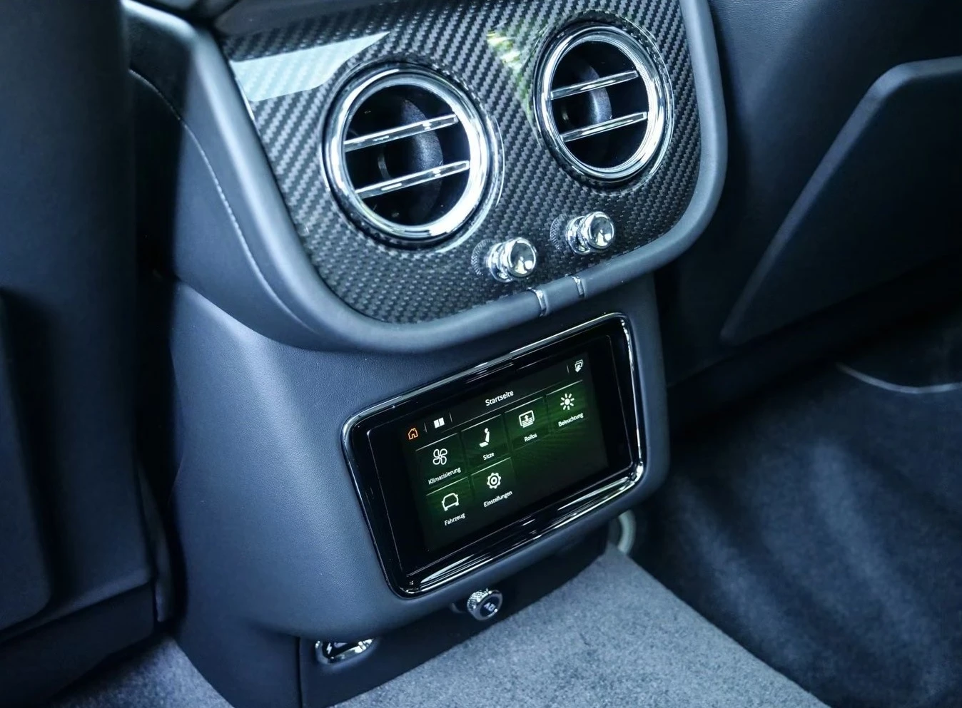 Bentley Bentayga S / V8 / CARBON / NAIM / HUD / 360 / PANO, снимка 17 - Автомобили и джипове - 55950074