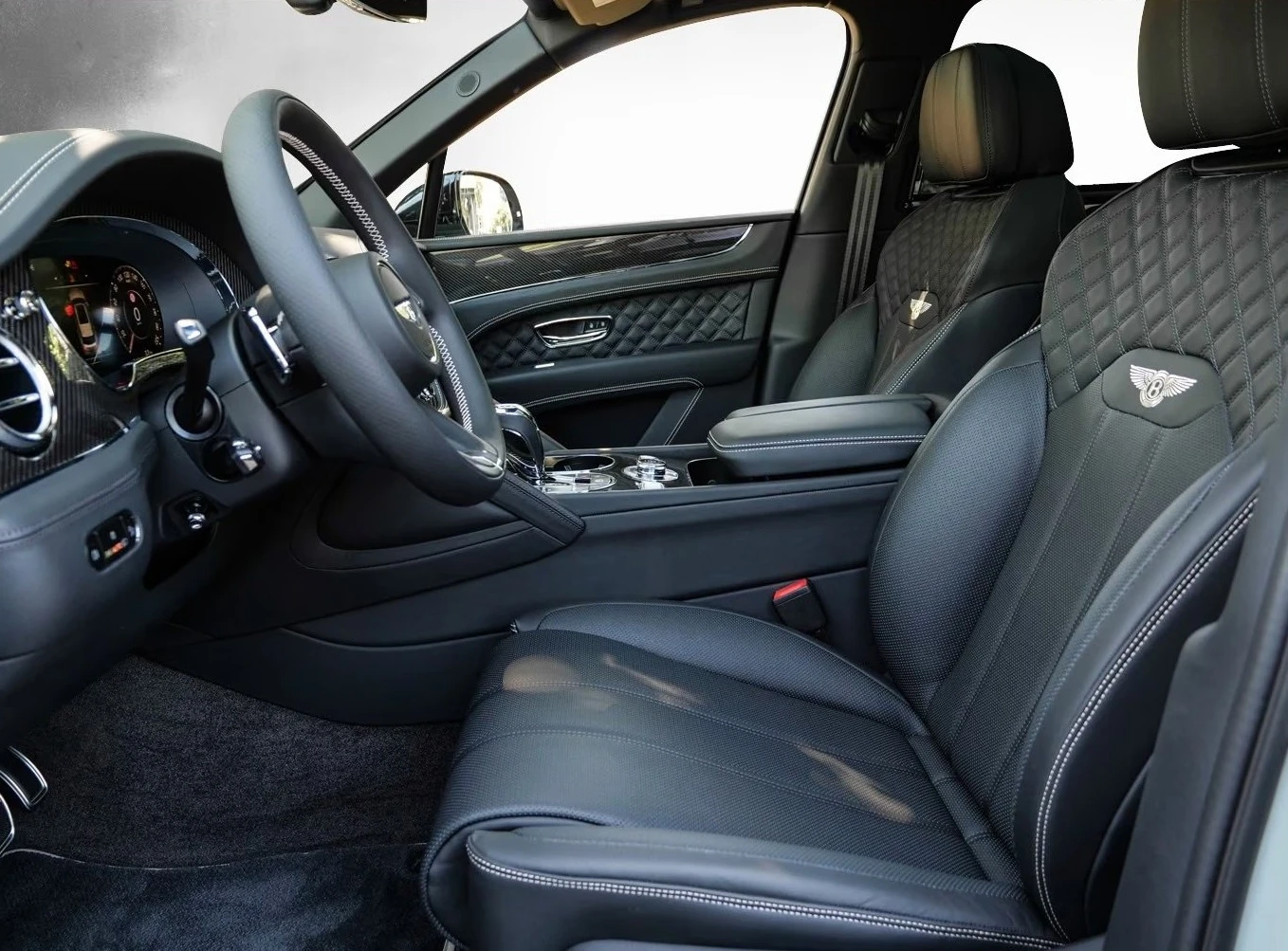 Bentley Bentayga S / V8 / CARBON / NAIM / HUD / 360 / PANO, снимка 7 - Автомобили и джипове - 55950074