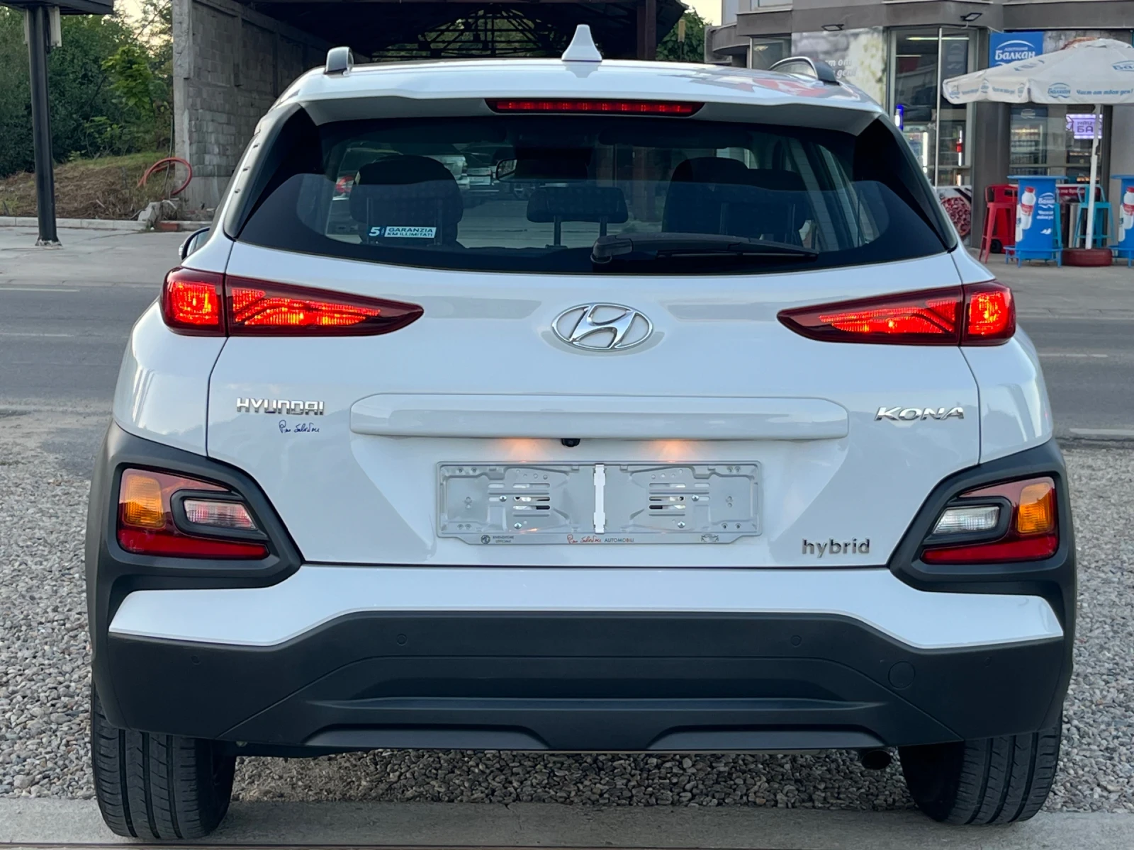 Hyundai Kona 1.6 Hibrid.Като нова.Собствен лизинг!!!, снимка 5 - Автомобили и джипове - 55954549