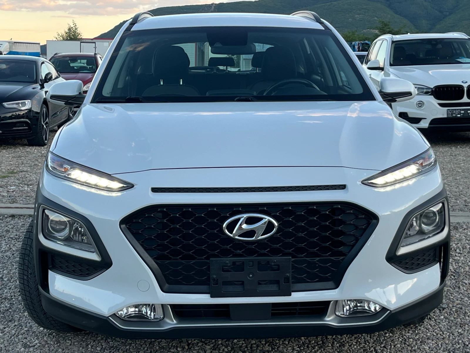 Hyundai Kona 1.6 Hibrid.Като нова.Собствен лизинг!!!, снимка 2 - Автомобили и джипове - 55954549