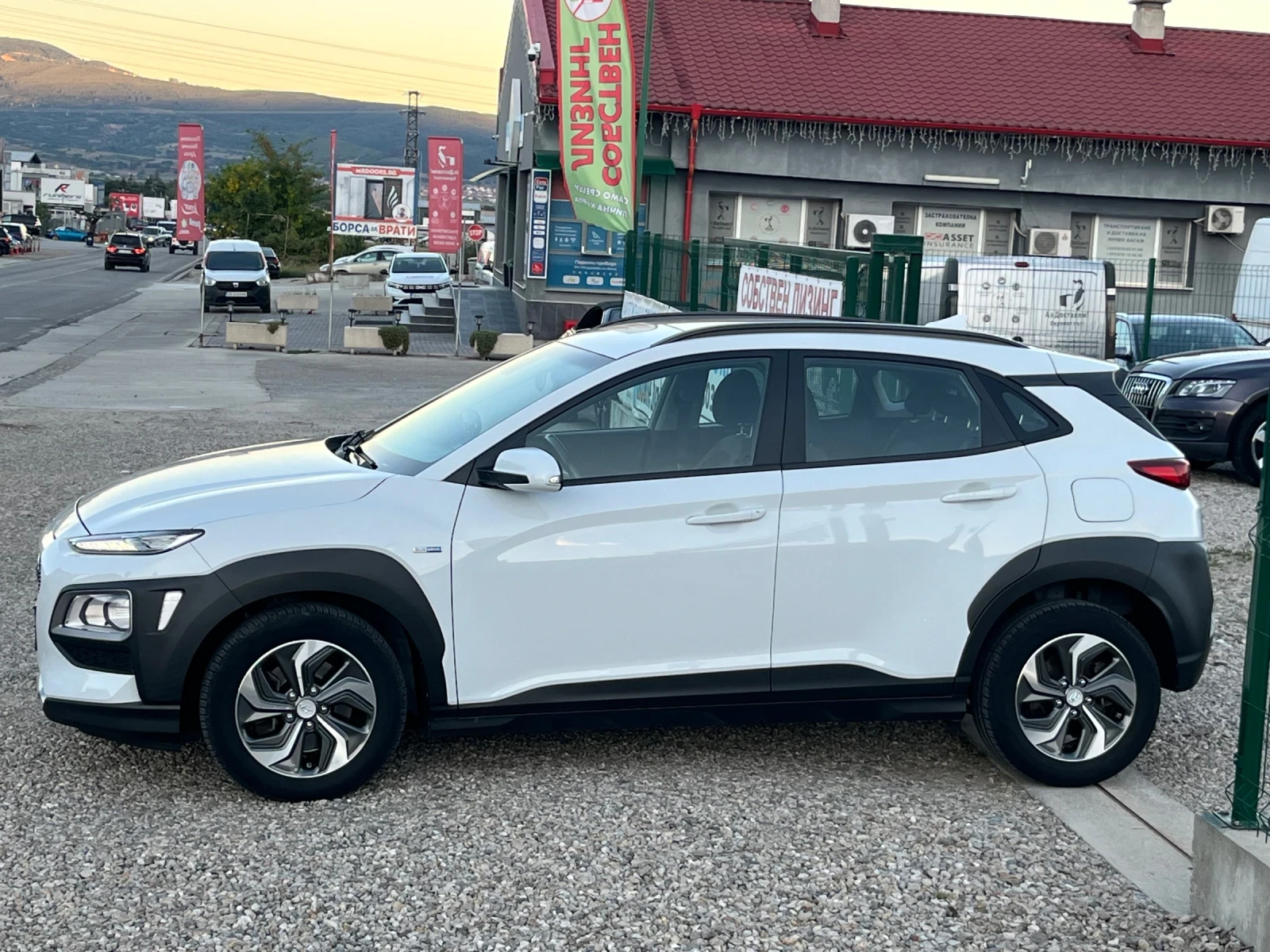 Hyundai Kona 1.6 Hibrid.Като нова.Собствен лизинг!!!, снимка 8 - Автомобили и джипове - 55954549