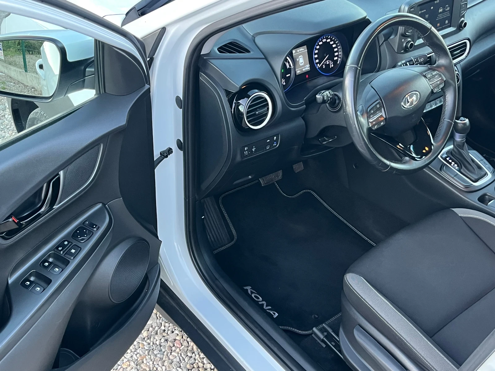 Hyundai Kona 1.6 Hibrid.Като нова.Собствен лизинг!!!, снимка 9 - Автомобили и джипове - 55954549