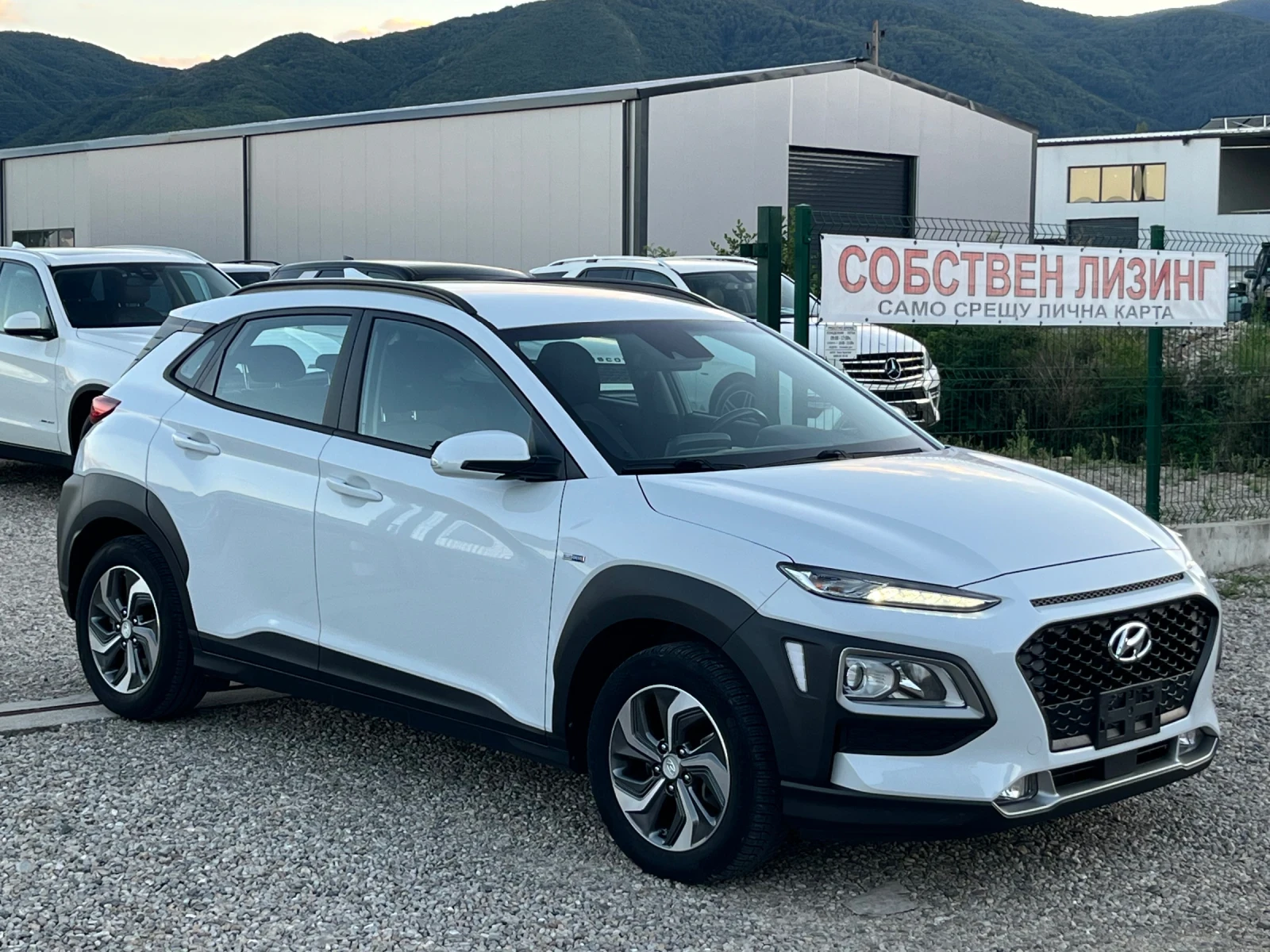 Hyundai Kona 1.6 Hibrid.Като нова.Собствен лизинг!!!, снимка 3 - Автомобили и джипове - 55954549