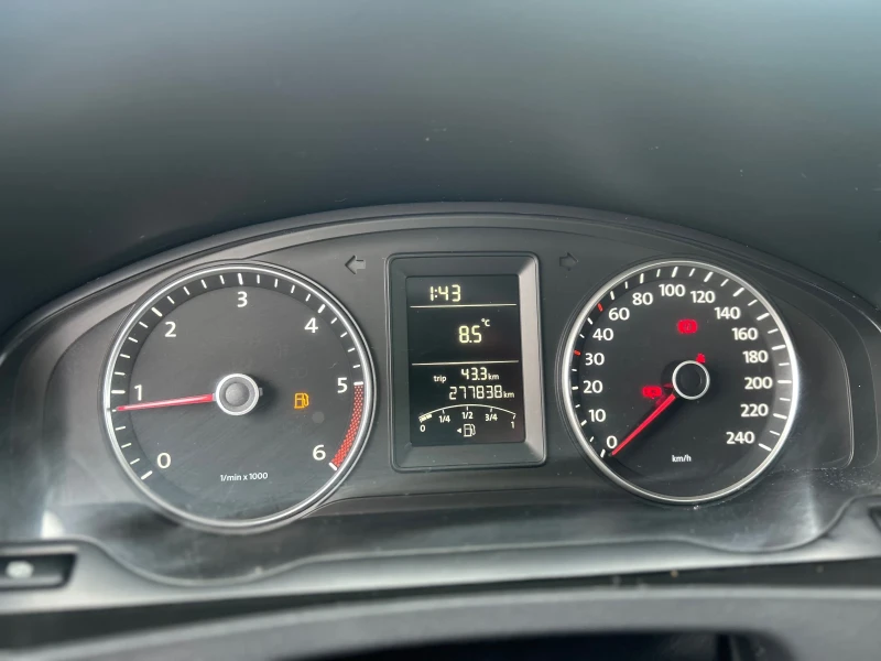 VW Multivan 2.0 TDI 140 hp 2010 , снимка 13 - Бусове и автобуси - 51998312