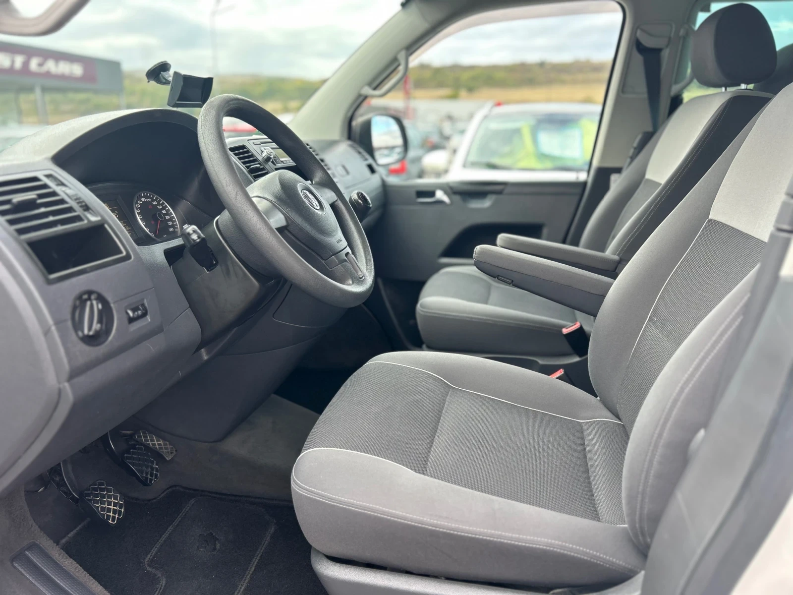 VW Multivan 2.0 TDI 140 hp 2010  - изображение 7