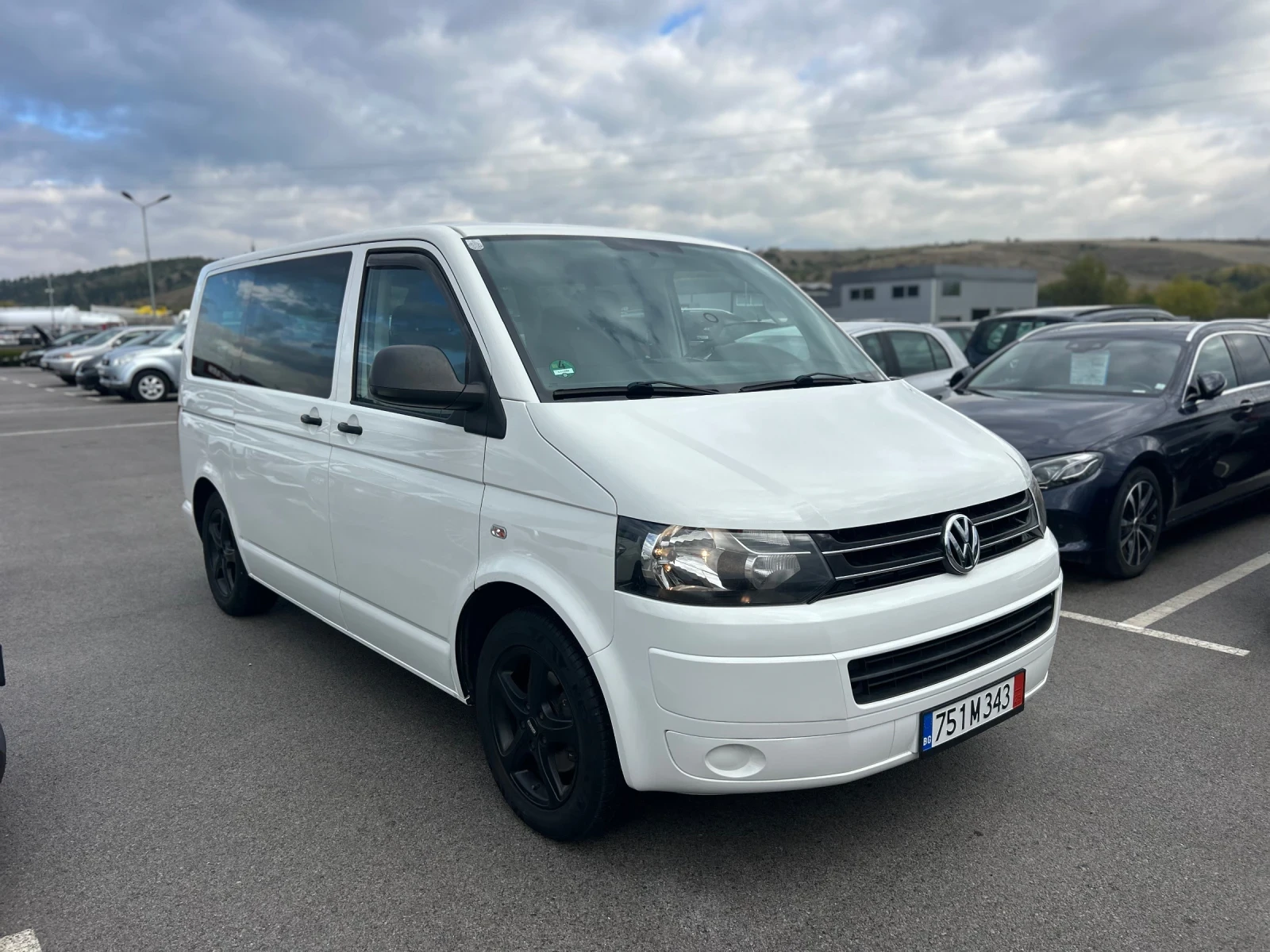 VW Multivan 2.0 TDI 140 hp 2010  - изображение 2