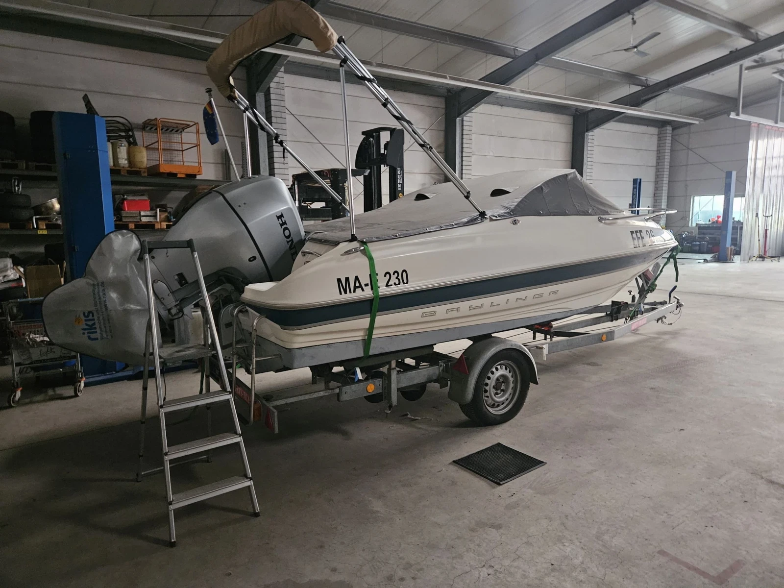 Лодка Bayliner Bayliner Capri 1802, снимка 4 - Воден транспорт - 53981825