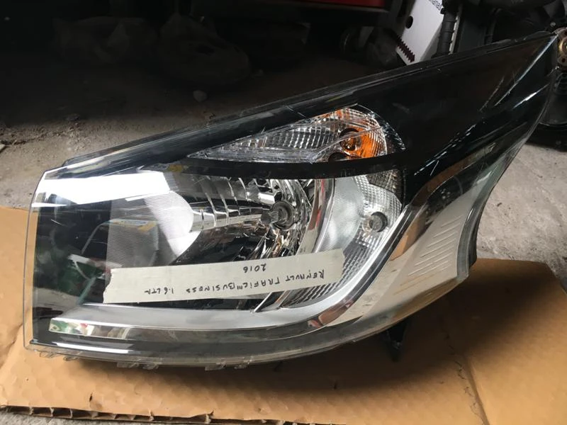 Светлини за Renault Trafic
