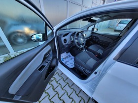 Toyota Yaris HIBRID**, снимка 9 - Автомобили и джипове - 43562756