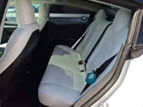 Tesla Model 3 LONG RANGE| PANO| ПАМЕТ| ПОДГРЕВИ| АВТОПИЛОТ|  | Auto.bg — изображение 12
