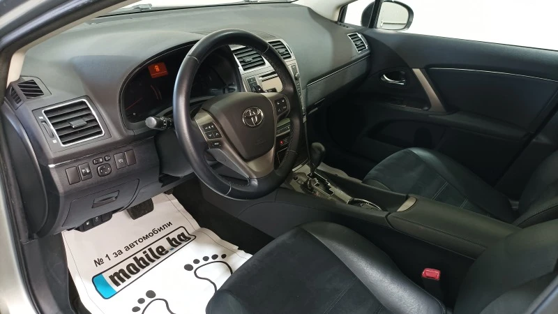 Toyota Avensis 2.2 d automat, снимка 9 - Автомобили и джипове - 38422651