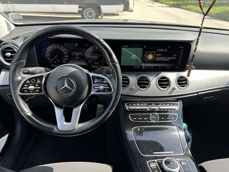 Mercedes-Benz E 220, снимка 2 - Автомобили и джипове - 46158496