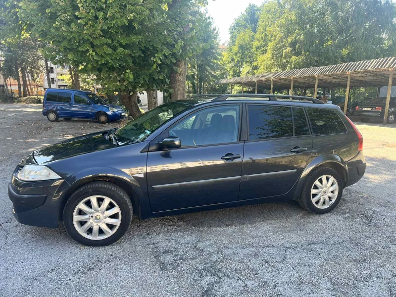 Renault Megane 1.5 dci, снимка 2 - Автомобили и джипове - 47096542