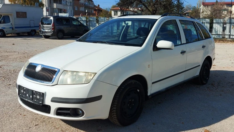 Skoda Fabia, снимка 2 - Автомобили и джипове - 47917863