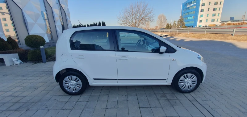 VW Up 1.0i, снимка 4 - Автомобили и джипове - 48619719