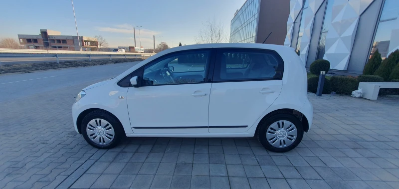 VW Up 1.0i, снимка 2 - Автомобили и джипове - 48619719